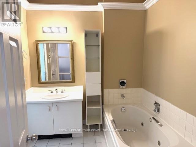 32 Irwin Avenue, Toronto, Ontario  M4Y 1L2 - Photo 13 - C12551924