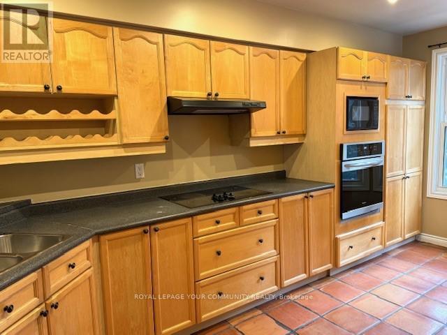 32 Irwin Avenue, Toronto, Ontario  M4Y 1L2 - Photo 3 - C12551924