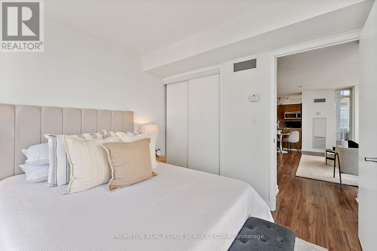 4806 - 11 Brunel Court, Toronto, Ontario  M5V 3Y3 - Photo 18 - C12551934