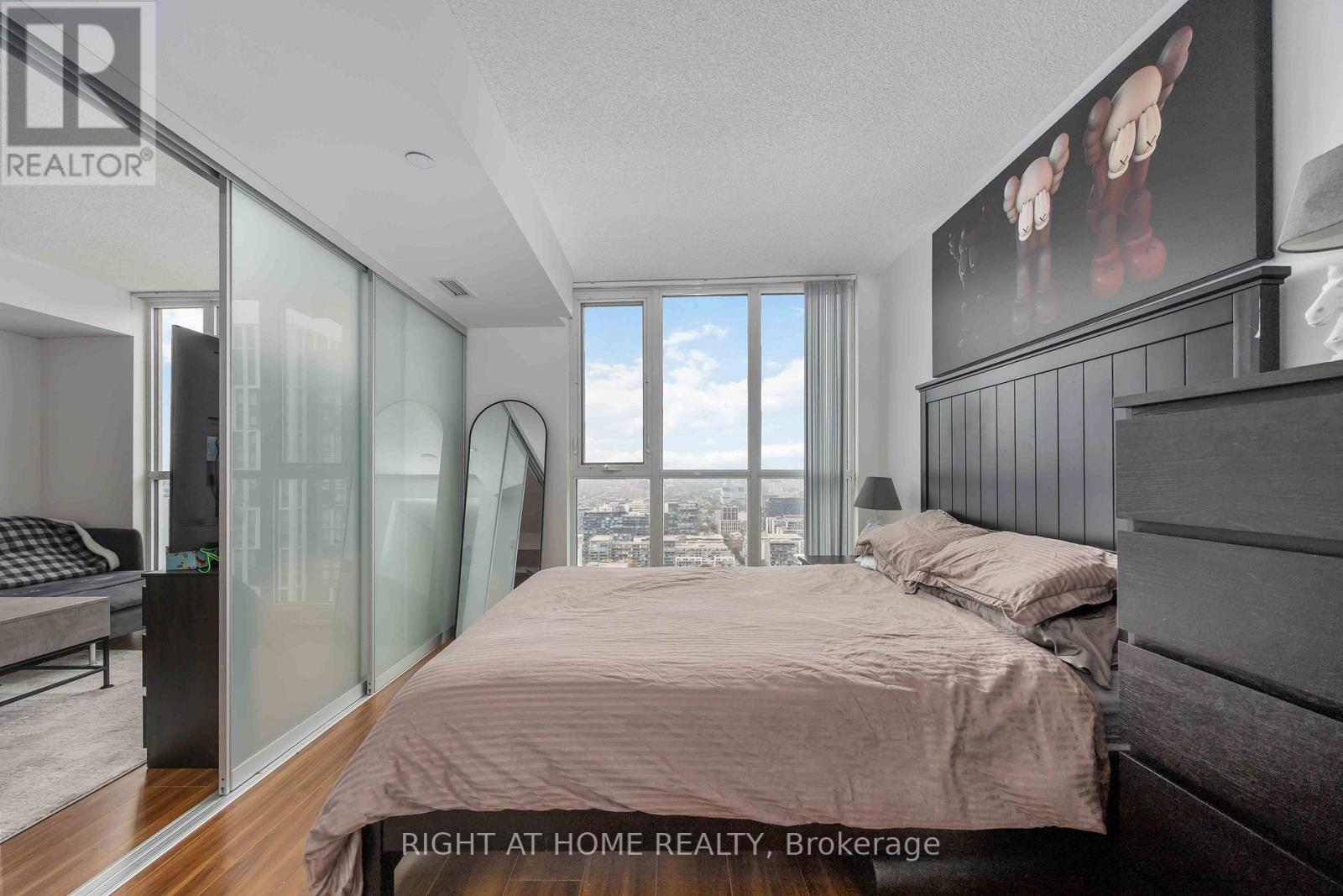 4109 - 85 Queens Wharf Road, Toronto, Ontario  M5V 0J9 - Photo 32 - C12551956