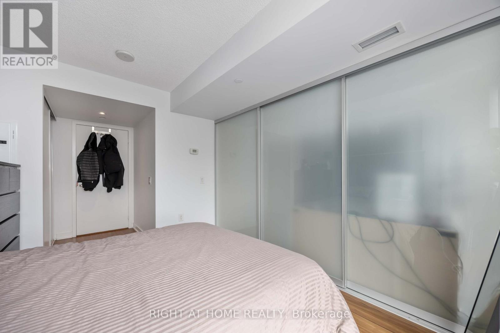 4109 - 85 Queens Wharf Road, Toronto, Ontario  M5V 0J9 - Photo 38 - C12551956