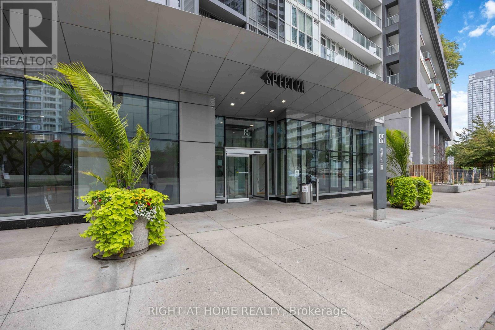 4109 - 85 Queens Wharf Road, Toronto, Ontario  M5V 0J9 - Photo 5 - C12551956
