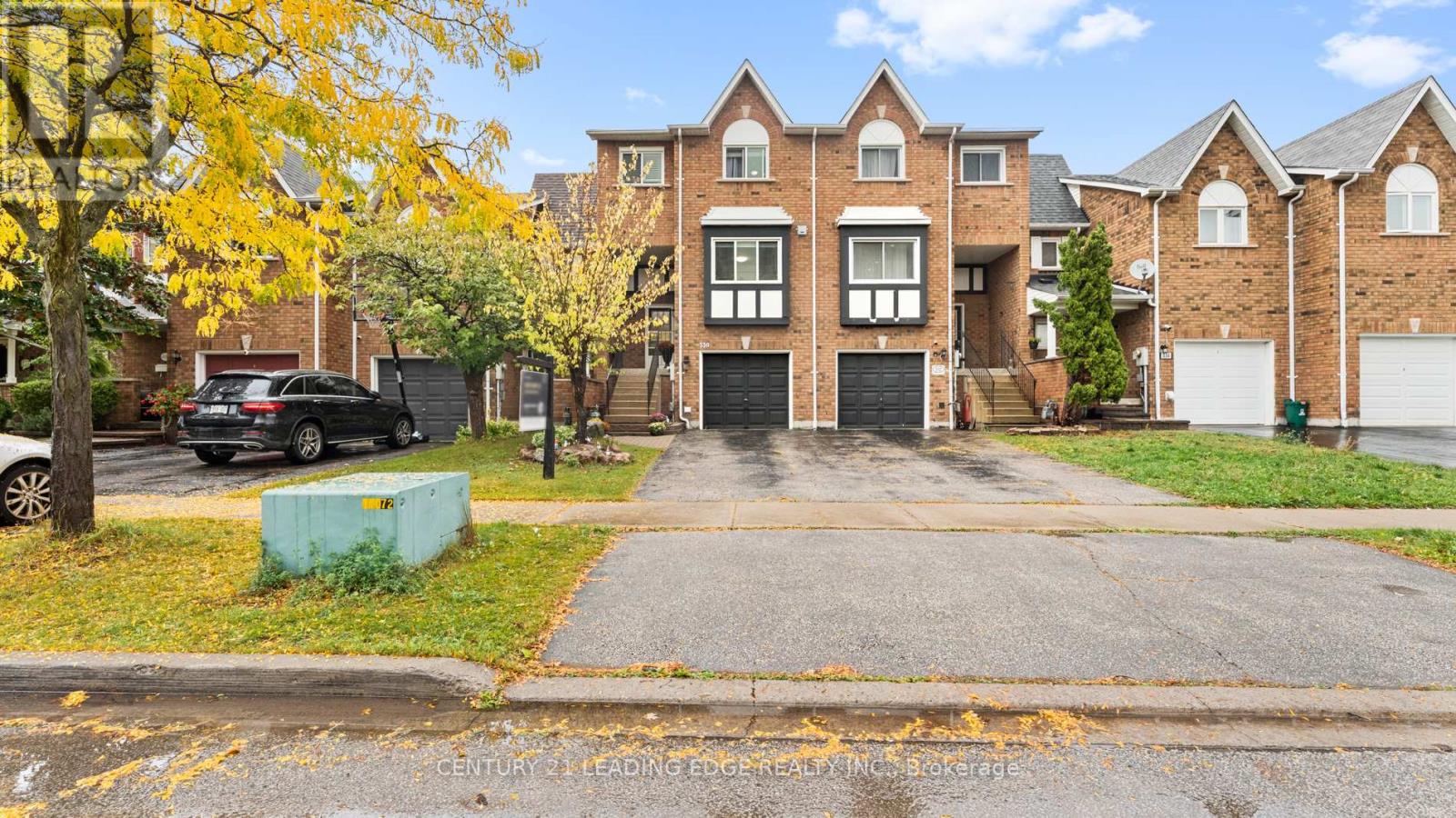 330 Sparrow Circle, Pickering, Ontario  L1V 6Y3 - Photo 2 - E12551926