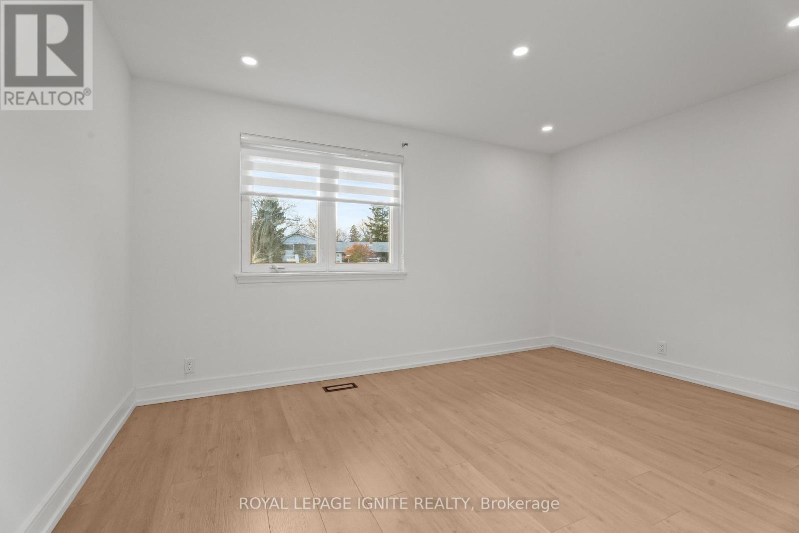 7 Isherwood Court, Mississauga, Ontario  L5M 1E6 - Photo 18 - W12549540