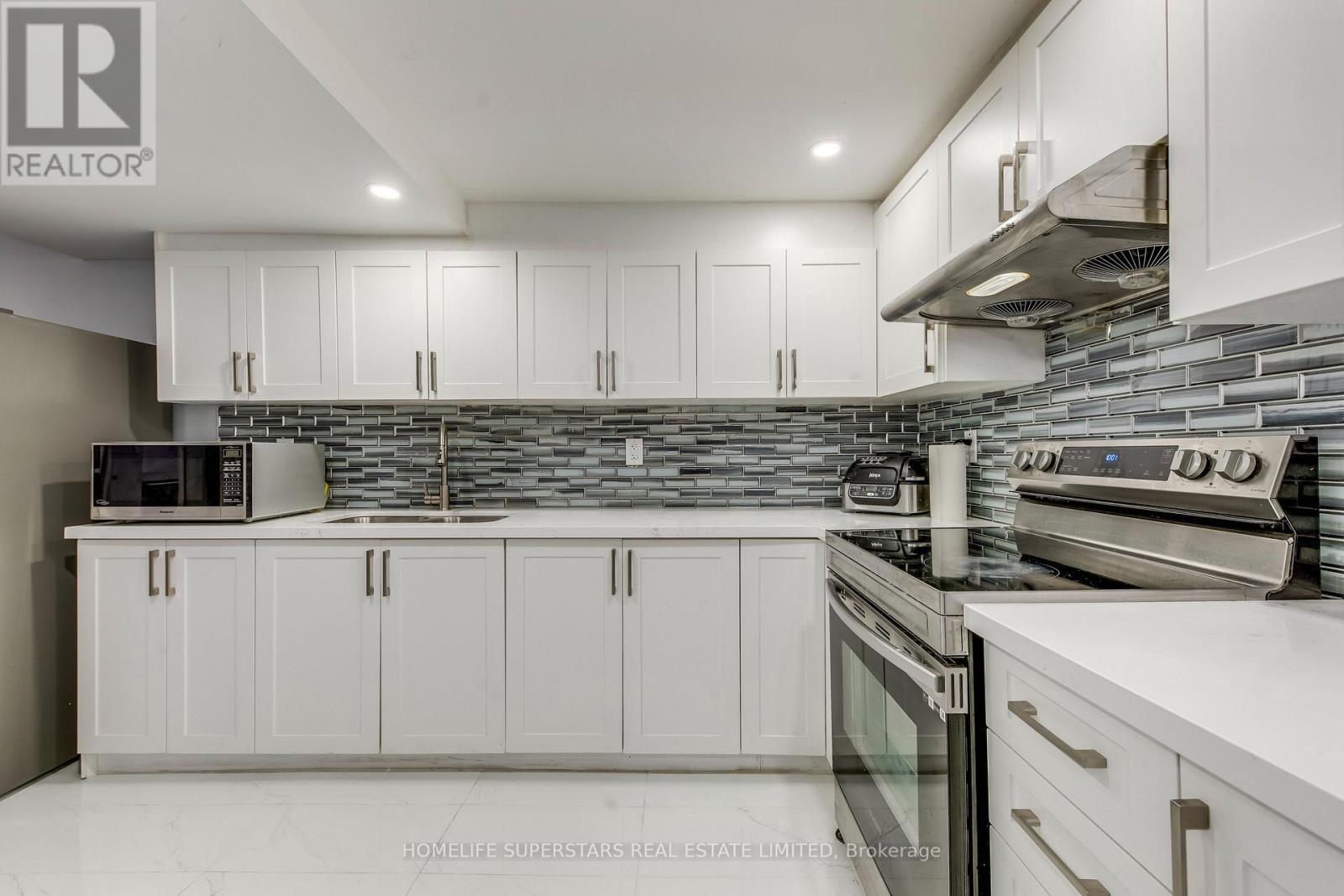 (Lower Level ) - 3465 Aquinas Avenue, Mississauga, Ontario  L5M 7L3 - Photo 7 - W12550780