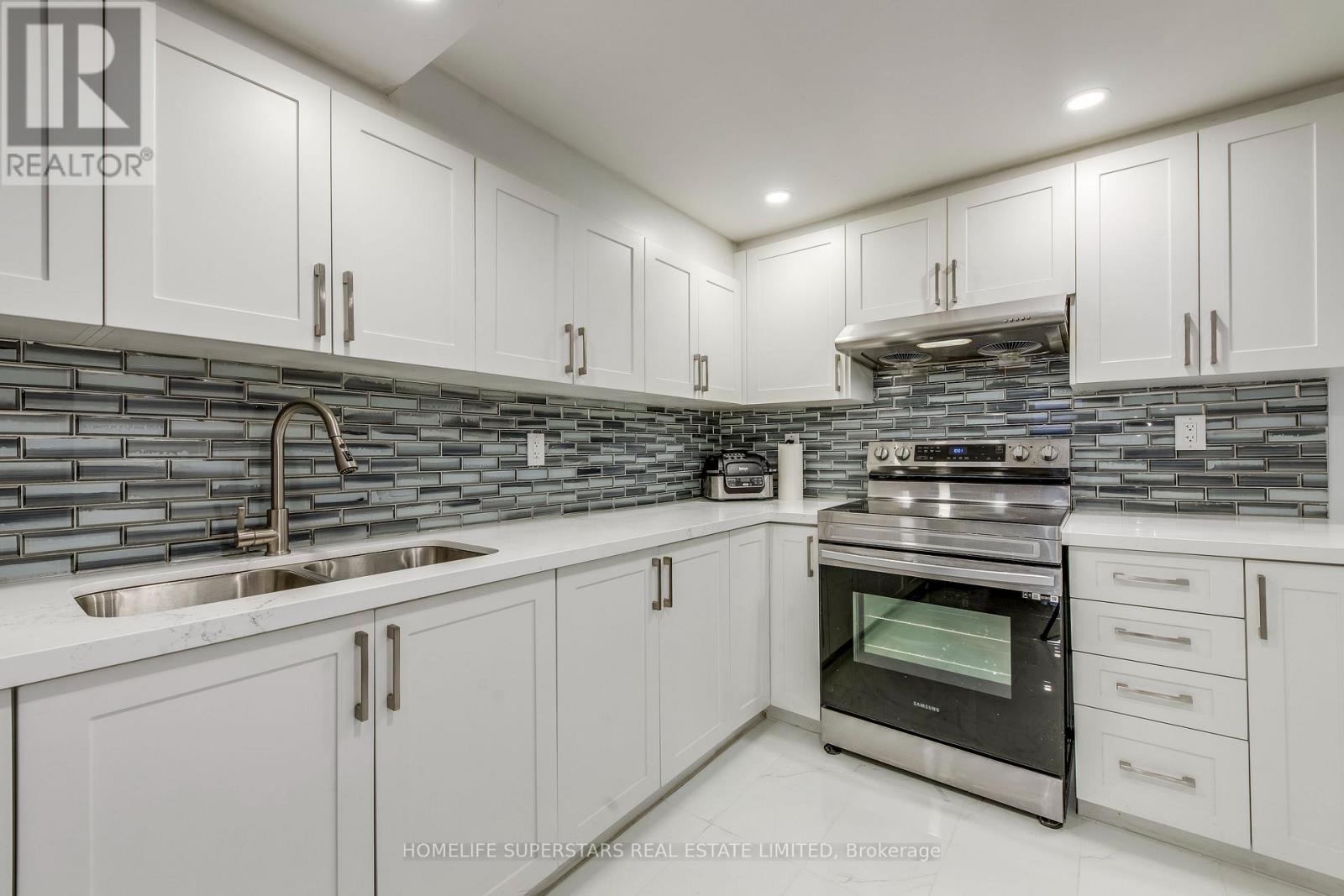 (Lower Level ) - 3465 Aquinas Avenue, Mississauga, Ontario  L5M 7L3 - Photo 6 - W12550780