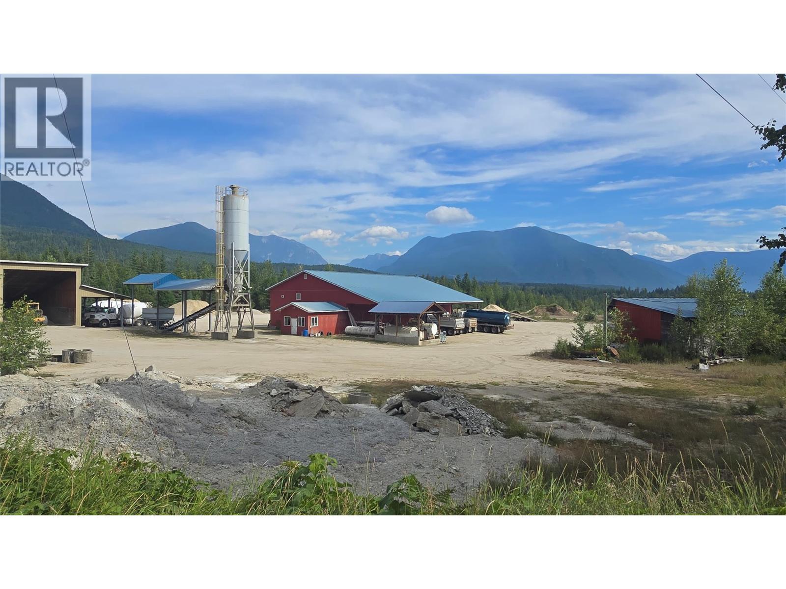 1500 Hot Springs Road, Nakusp, British Columbia  V0G 1R0 - Photo 2 - 10369454