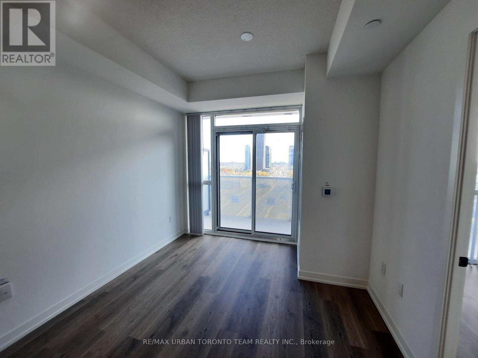 1707 - 8 Interchange Way, Vaughan, Ontario  L4K 5Z7 - Photo 6 - N12551784
