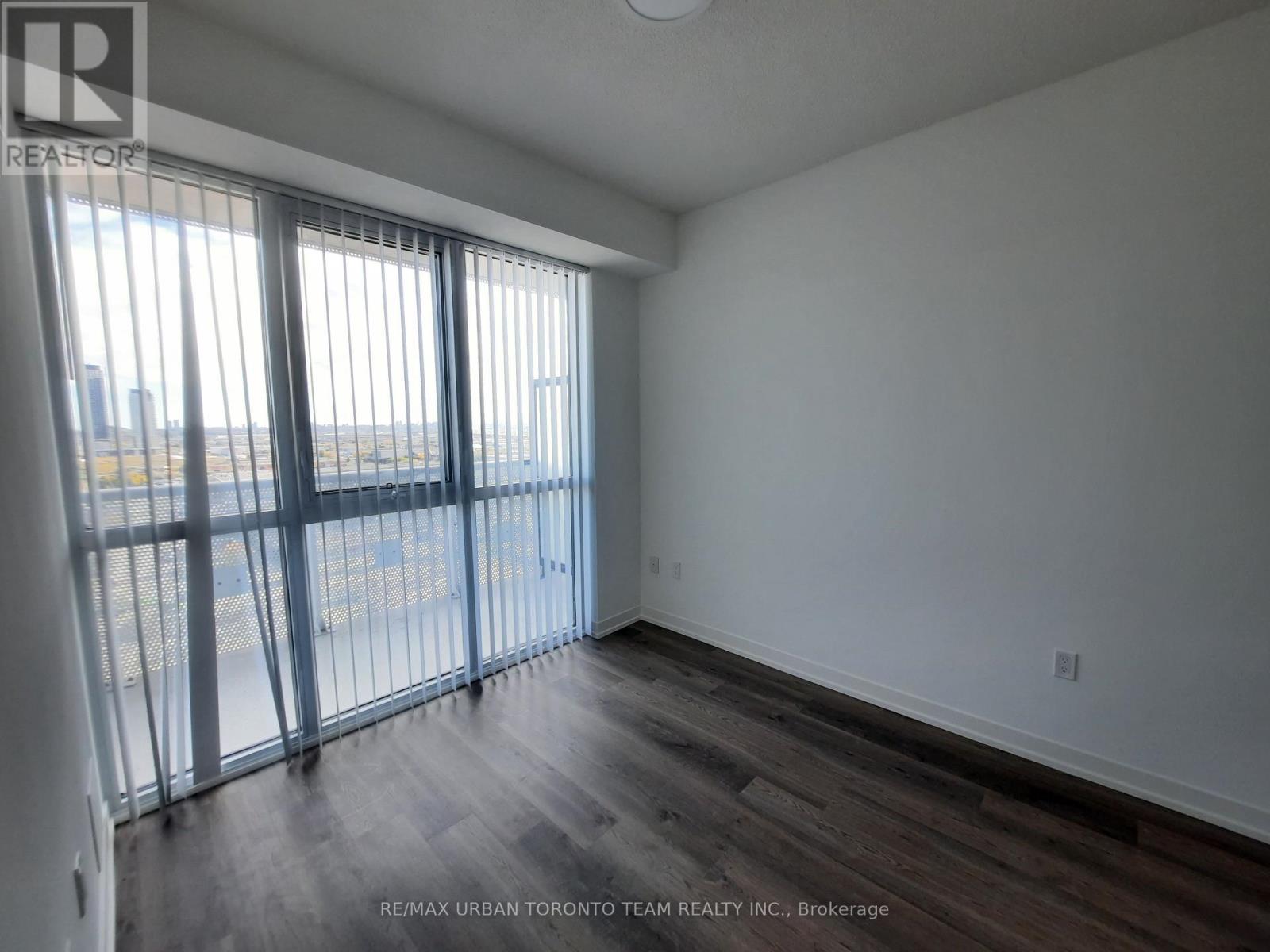 1707 - 8 Interchange Way, Vaughan, Ontario  L4K 5Z7 - Photo 7 - N12551784