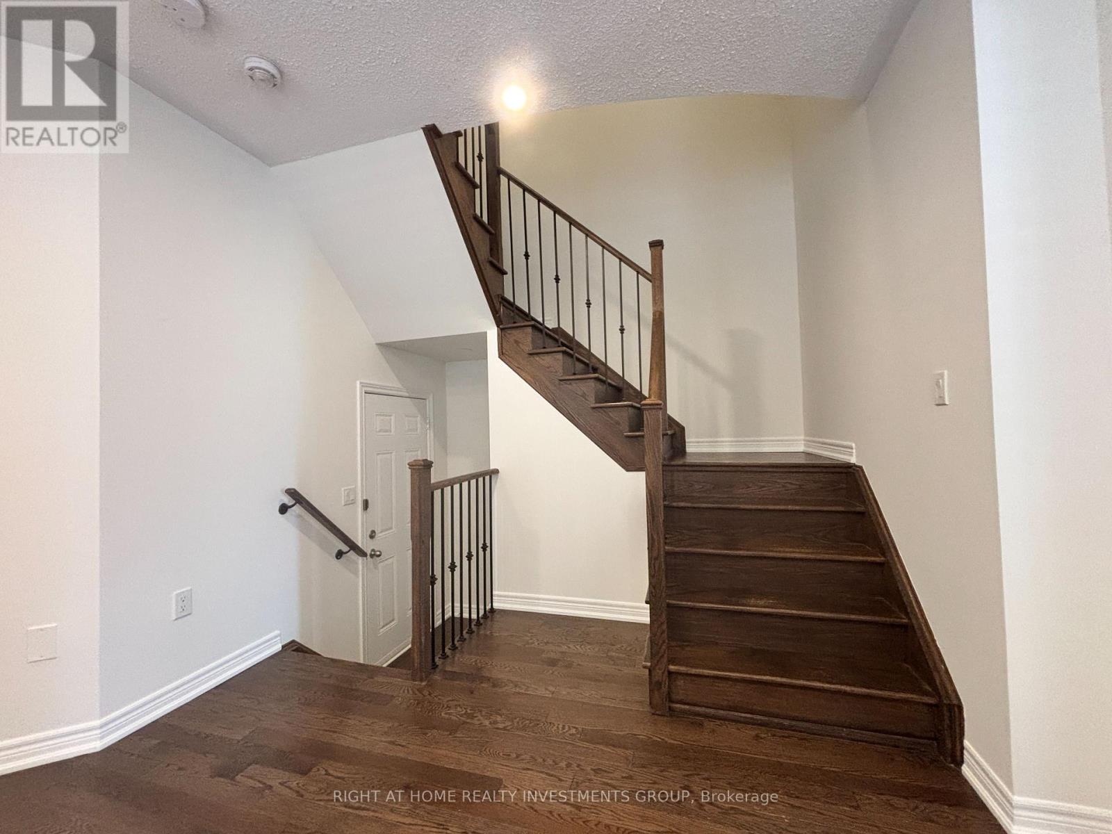 74 Beechborough Crescent, East Gwillimbury, Ontario  L9N 0N9 - Photo 2 - N12551788