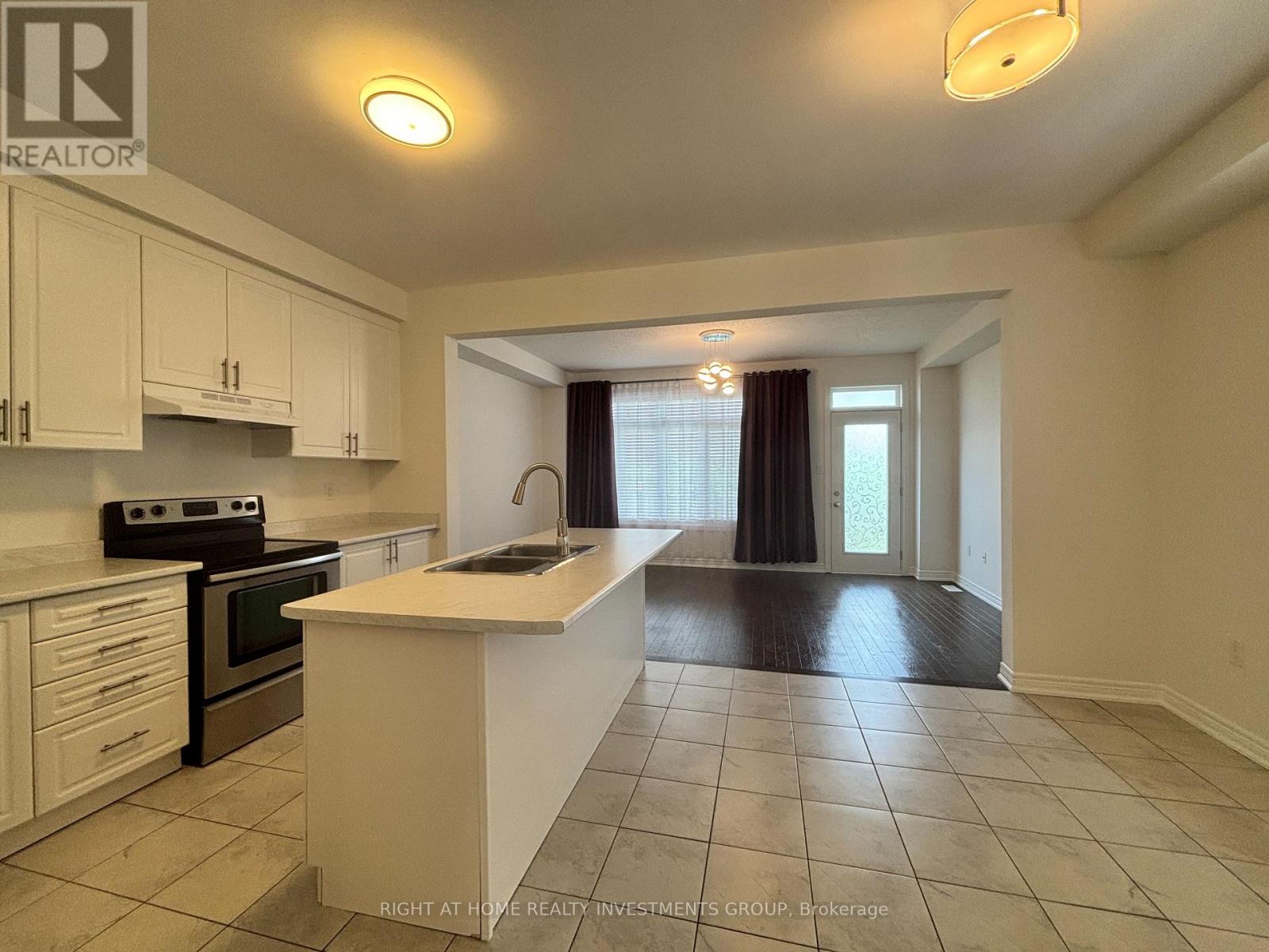 74 Beechborough Crescent, East Gwillimbury, Ontario  L9N 0N9 - Photo 3 - N12551788