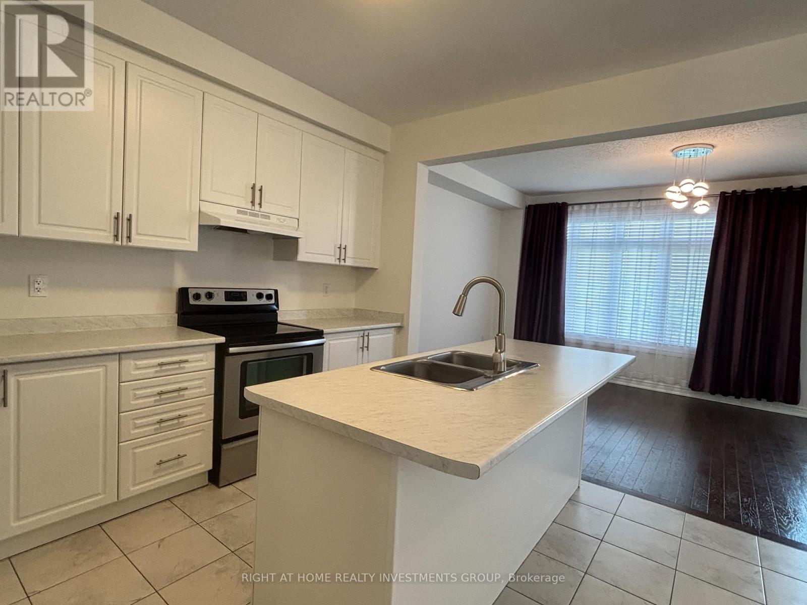 74 Beechborough Crescent, East Gwillimbury, Ontario  L9N 0N9 - Photo 4 - N12551788