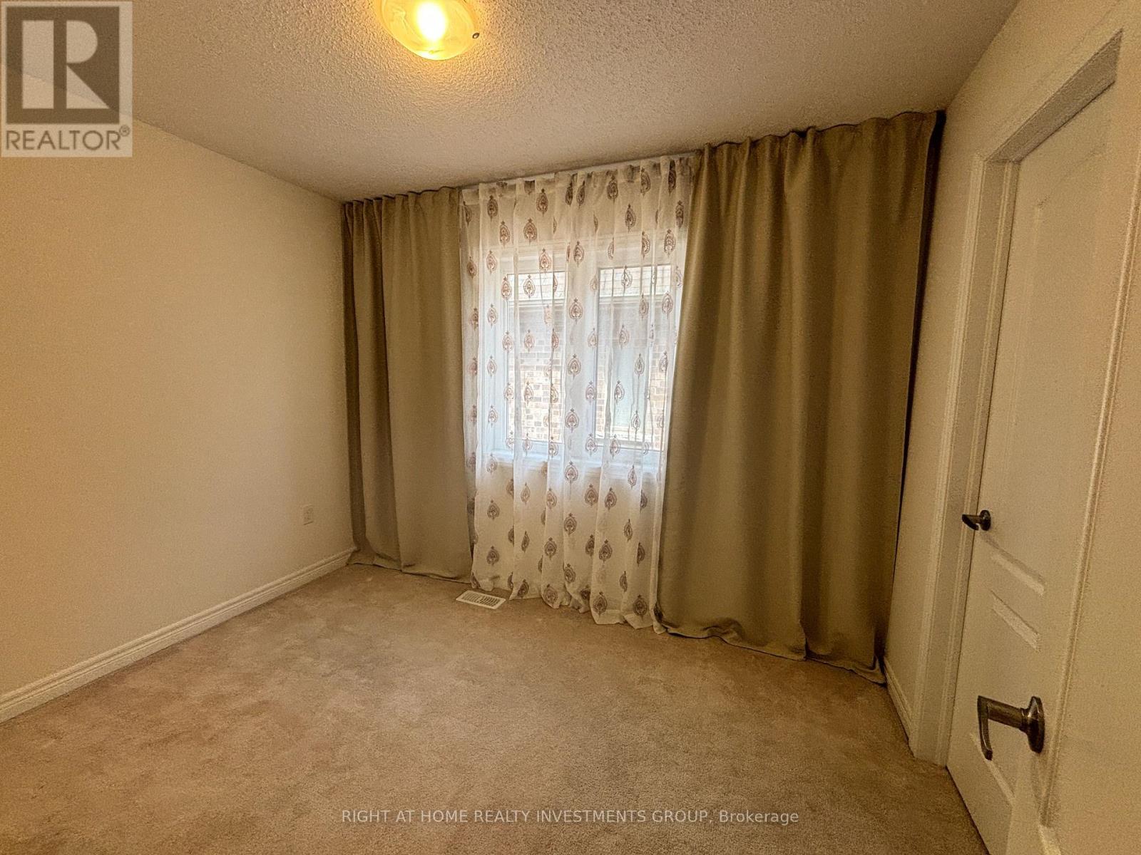 74 Beechborough Crescent, East Gwillimbury, Ontario  L9N 0N9 - Photo 9 - N12551788