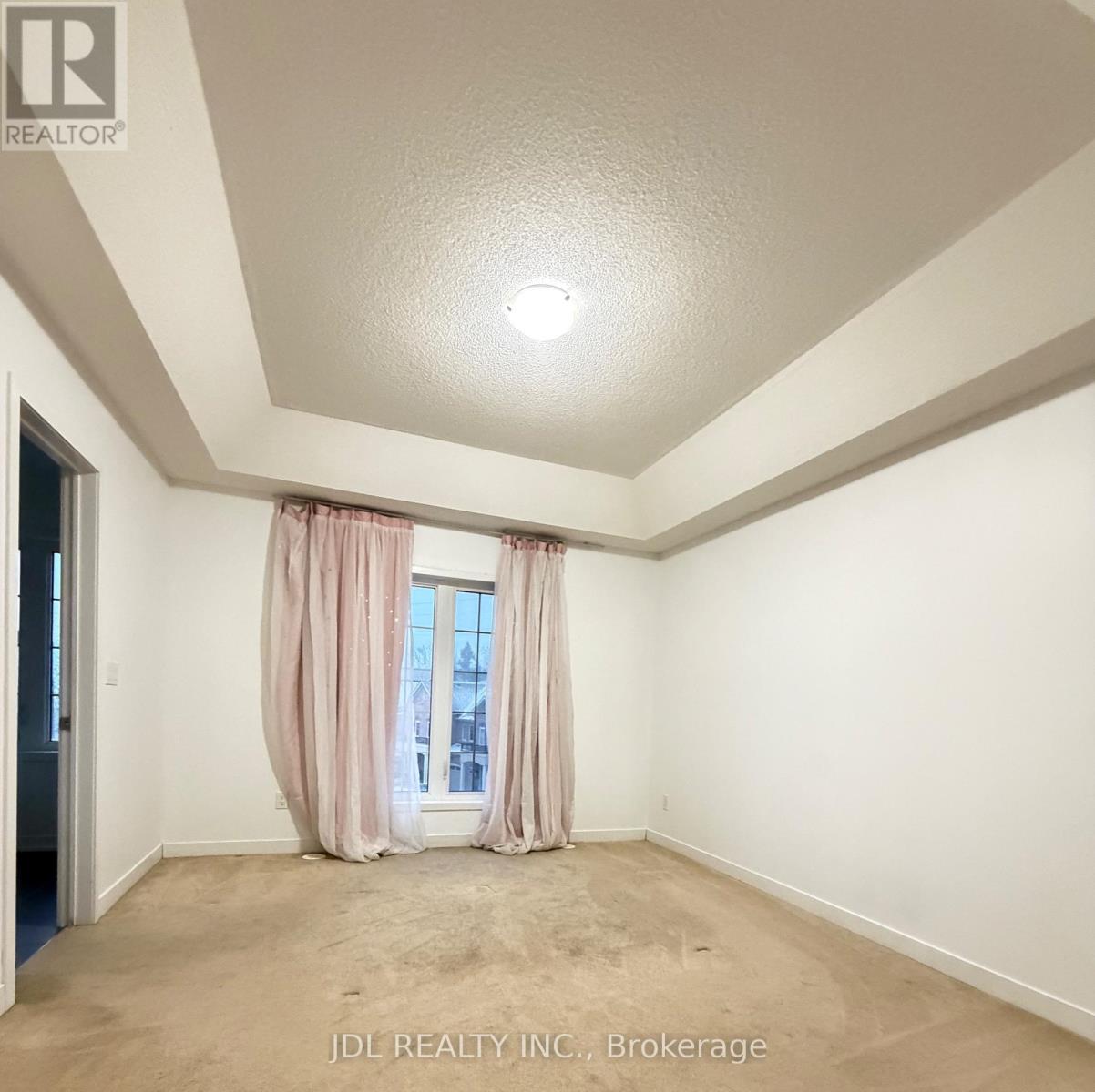 302 Clay Stones Street, Newmarket, Ontario  L3X 0M1 - Photo 5 - N12551832