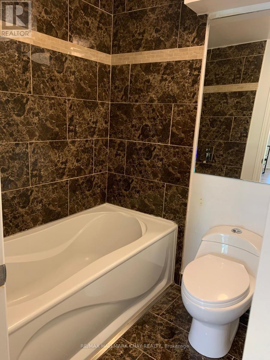 85 October Lane, Aurora, Ontario  L4G 7A1 - Photo 5 - N12551858