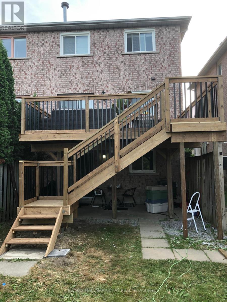 85 October Lane, Aurora, Ontario  L4G 7A1 - Photo 9 - N12551858