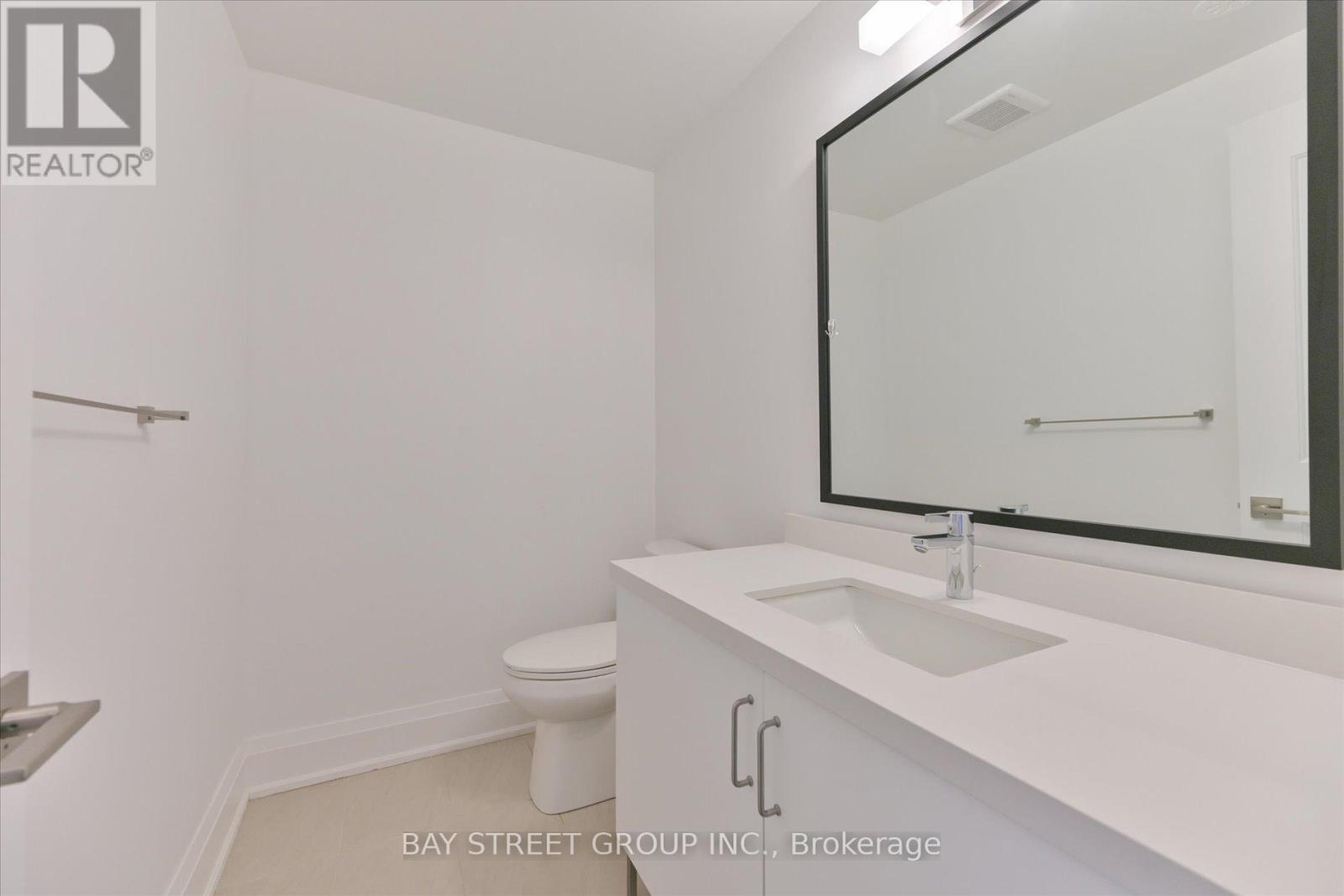 Th3 - 384 Highway 7 E, Richmond Hill, Ontario  L4B 0G5 - Photo 8 - N12551876