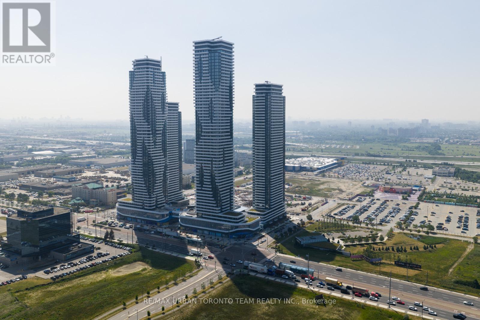 1701 - 8 INTERCHANGE WAY, Vaughan, Ontario