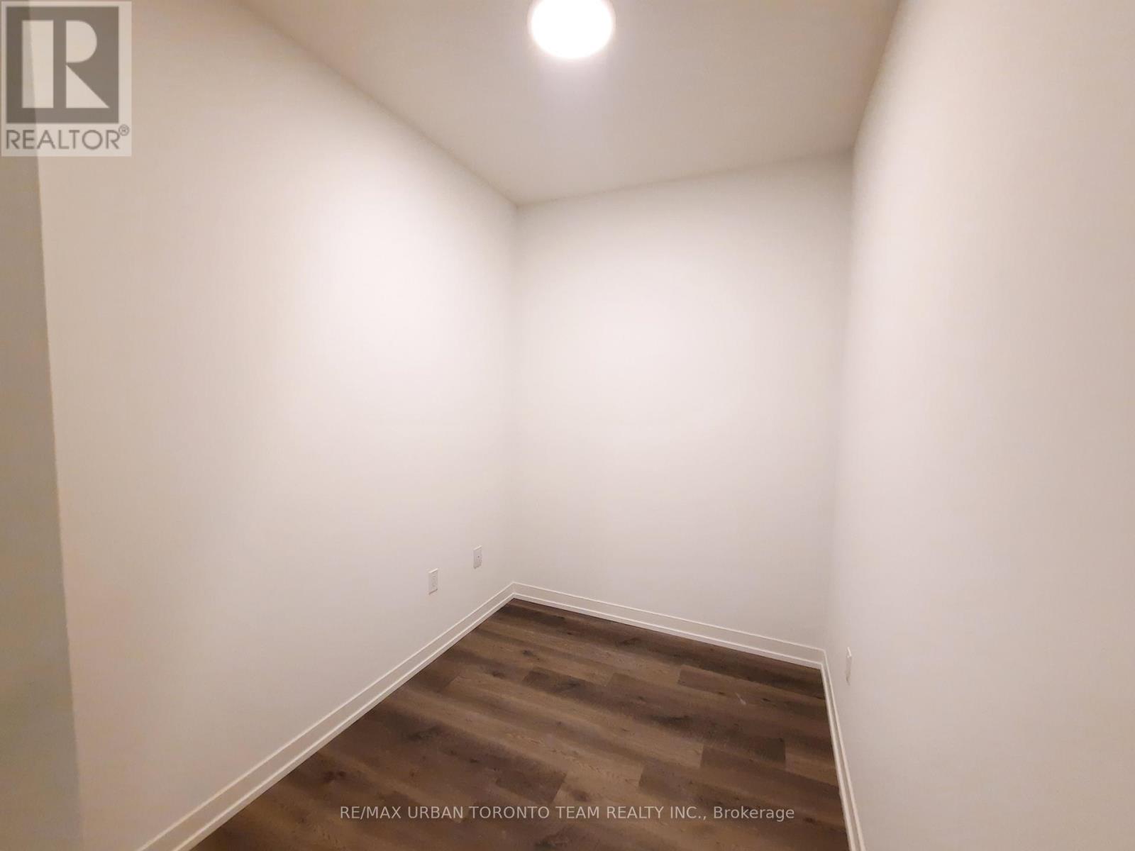 1701 - 8 Interchange Way, Vaughan, Ontario  L4K 5Z7 - Photo 10 - N12551886