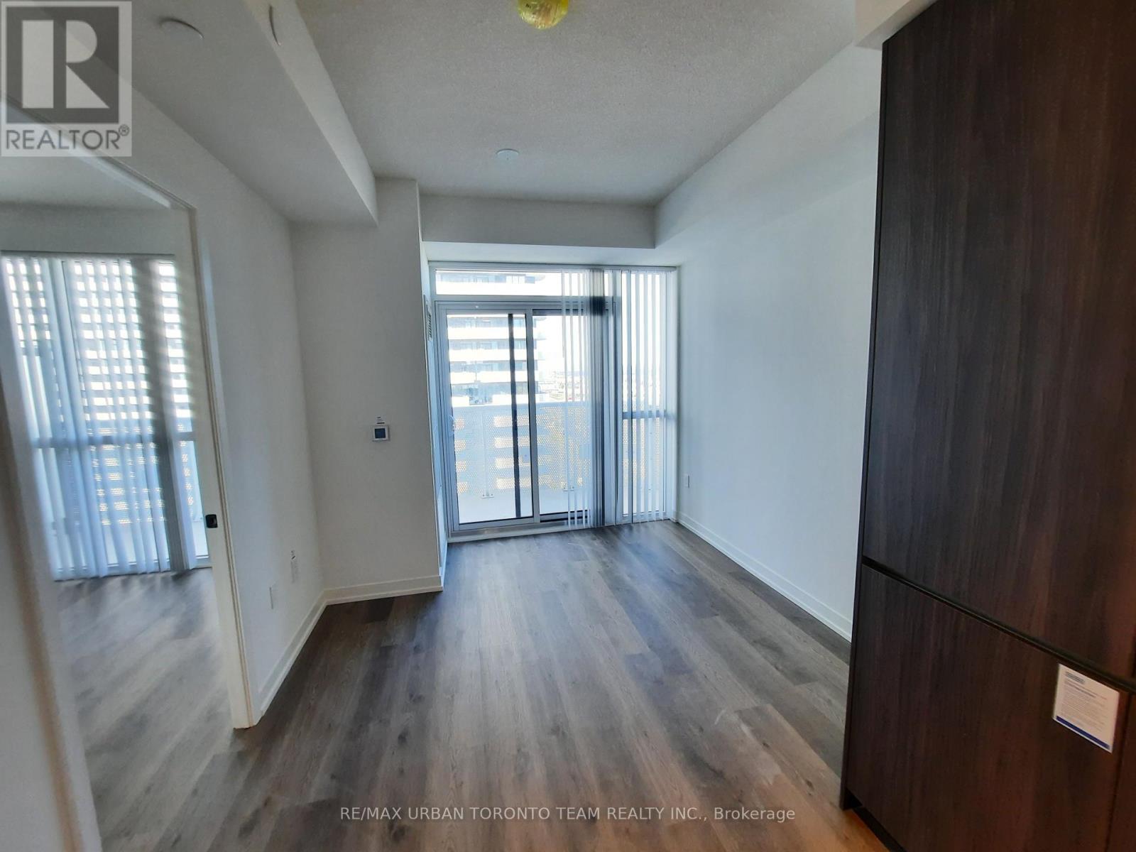 1701 - 8 Interchange Way, Vaughan, Ontario  L4K 5Z7 - Photo 5 - N12551886