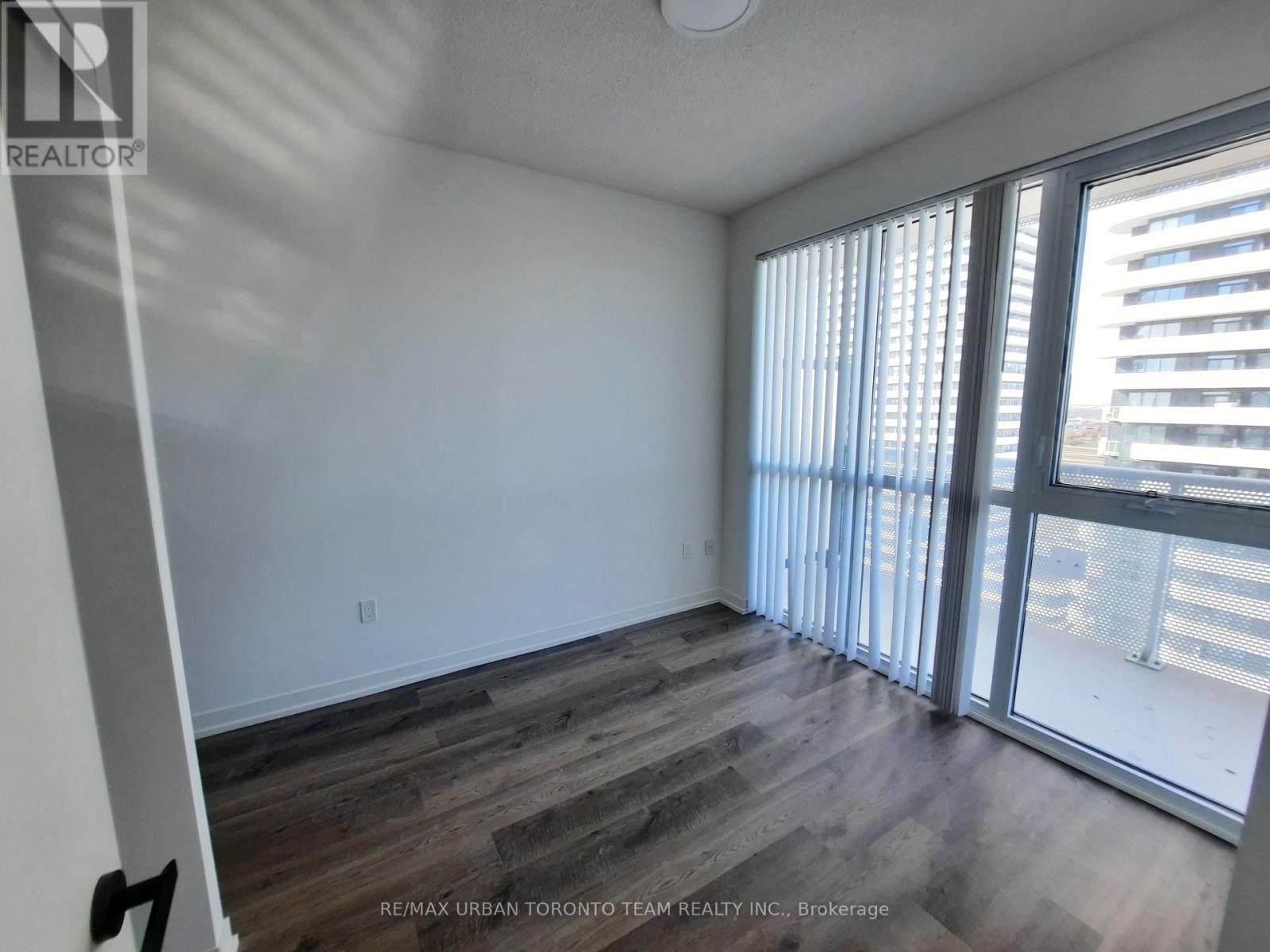 1701 - 8 Interchange Way, Vaughan, Ontario  L4K 5Z7 - Photo 7 - N12551886