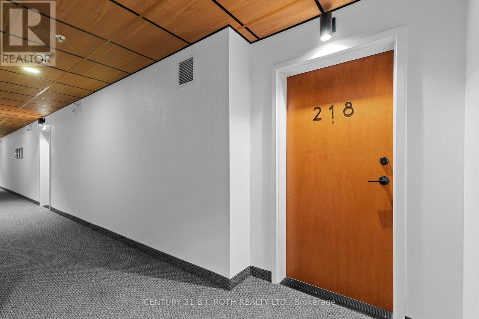 218 - 720 Yonge Street, Barrie, Ontario L9J 0G9 - Photo 2 - S12551910