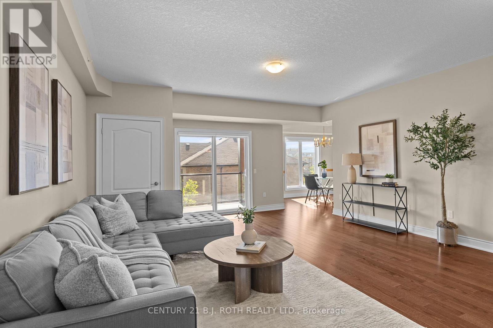 218 - 720 Yonge Street, Barrie, Ontario L9J 0G9 - Photo 5 - S12551910