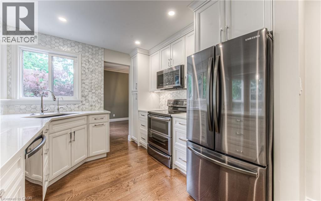 2 Morningview Place, Kitchener, Ontario  N2P 1Z2 - Photo 4 - 40774708