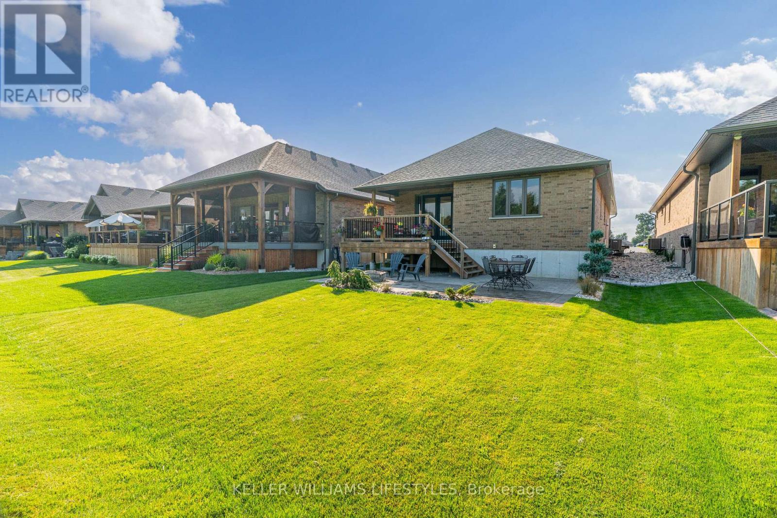 31 - 159 Collins Way, Strathroy-Caradoc, Ontario  N7G 0G8 - Photo 45 - X12552036