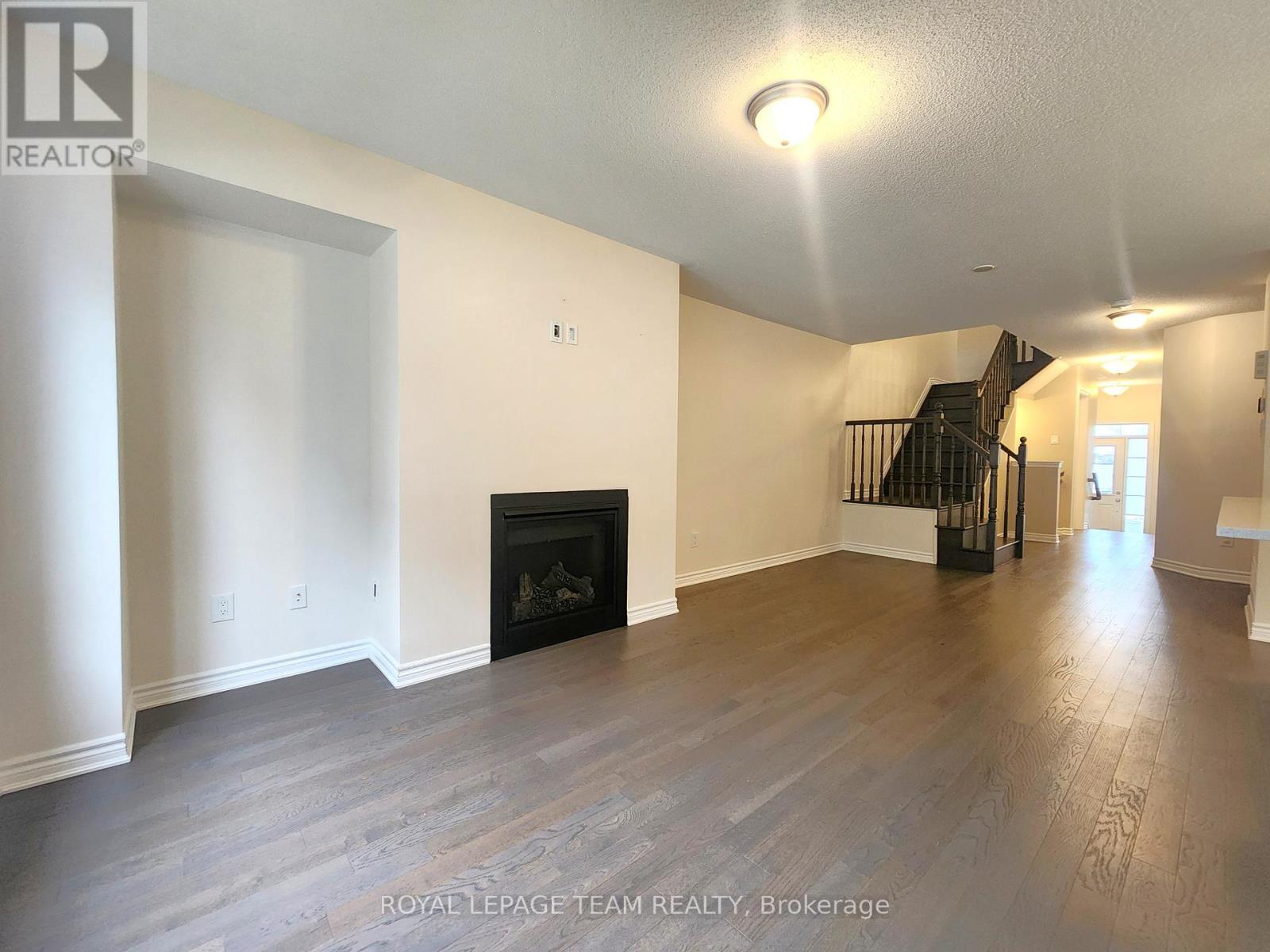 209 Hartsmere Drive, Ottawa, Ontario  K2S 0X8 - Photo 10 - X12552020