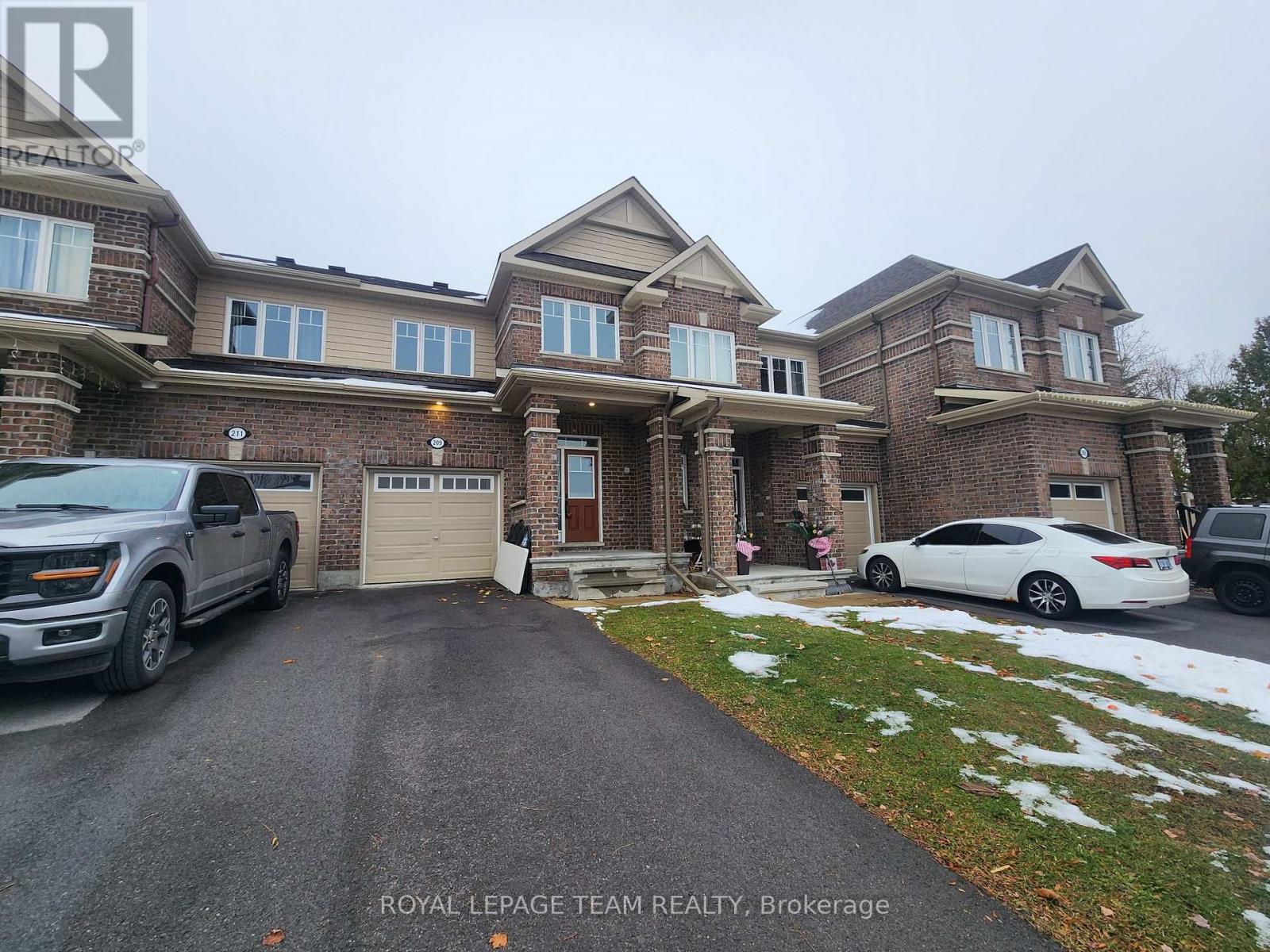 209 Hartsmere Drive, Ottawa, Ontario  K2S 0X8 - Photo 2 - X12552020
