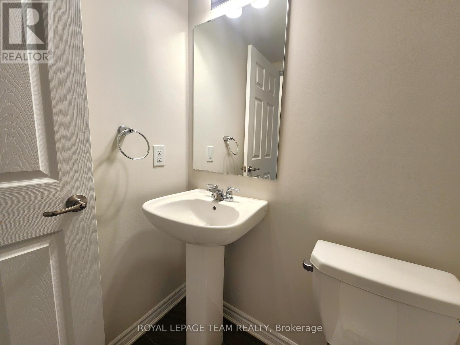 209 Hartsmere Drive, Ottawa, Ontario  K2S 0X8 - Photo 4 - X12552020