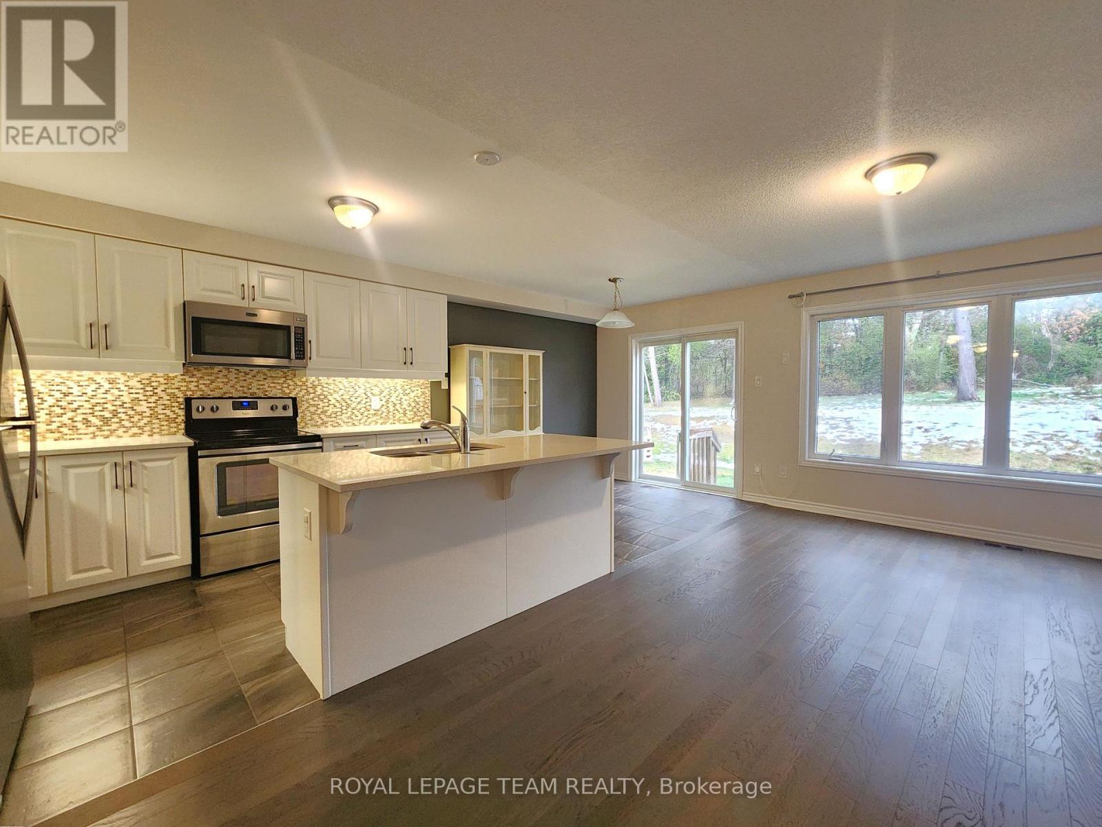 209 Hartsmere Drive, Ottawa, Ontario  K2S 0X8 - Photo 5 - X12552020