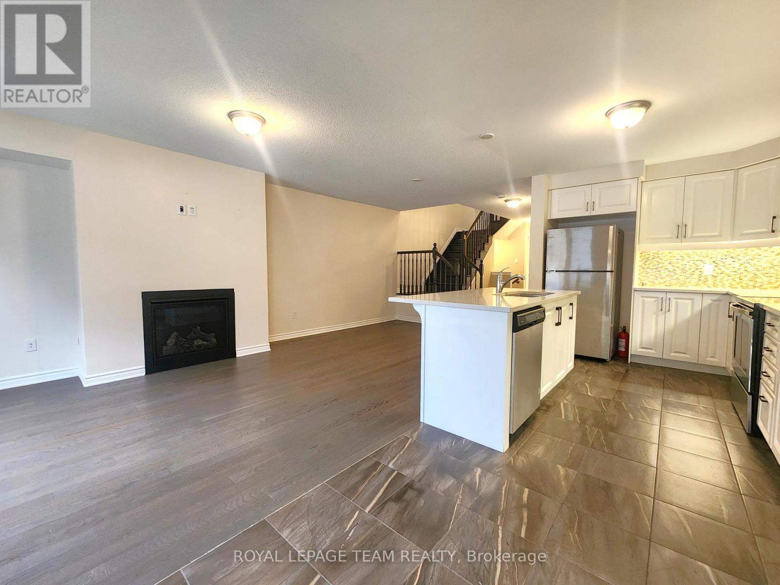 209 Hartsmere Drive, Ottawa, Ontario  K2S 0X8 - Photo 9 - X12552020