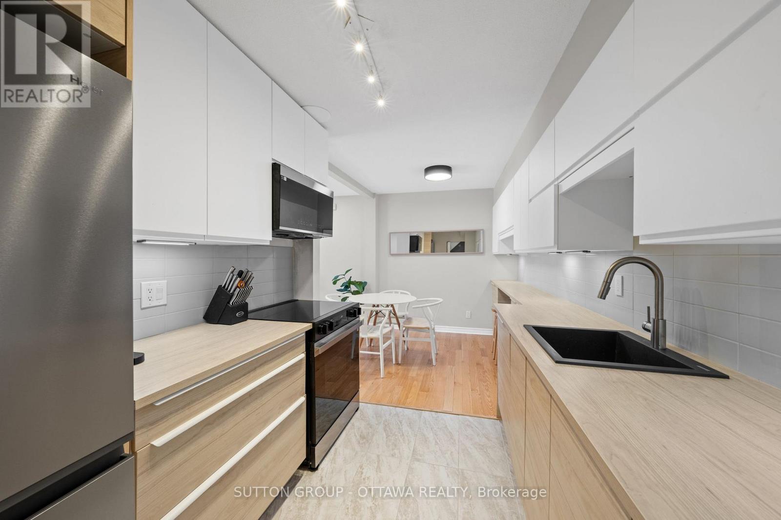 B - 3 Banner Road, Ottawa, Ontario  K2H 8T3 - Photo 11 - X12552038