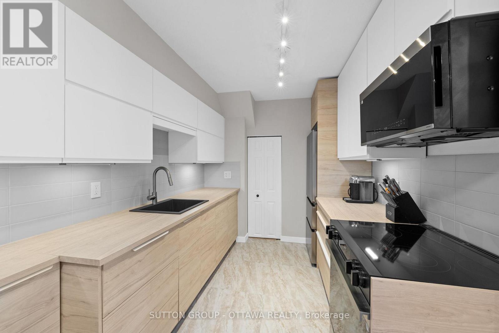 B - 3 Banner Road, Ottawa, Ontario  K2H 8T3 - Photo 13 - X12552038