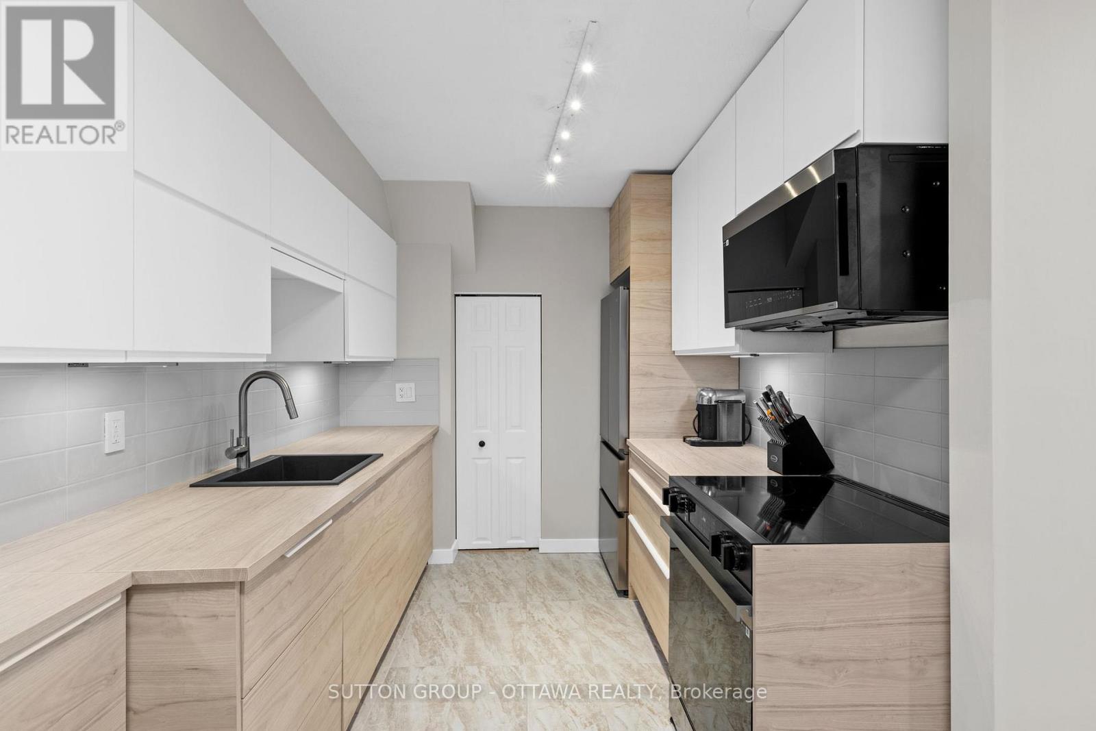 B - 3 Banner Road, Ottawa, Ontario  K2H 8T3 - Photo 14 - X12552038