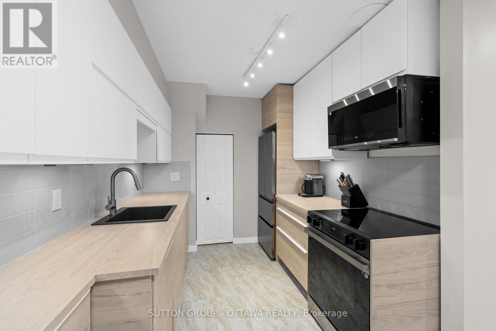 B - 3 Banner Road, Ottawa, Ontario  K2H 8T3 - Photo 15 - X12552038