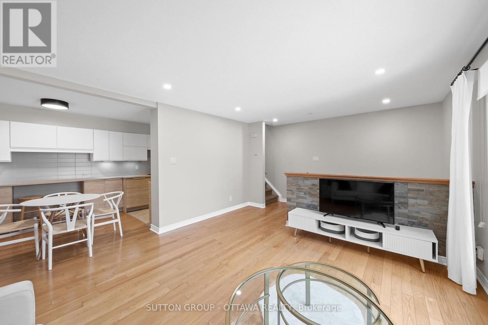 B - 3 Banner Road, Ottawa, Ontario  K2H 8T3 - Photo 19 - X12552038