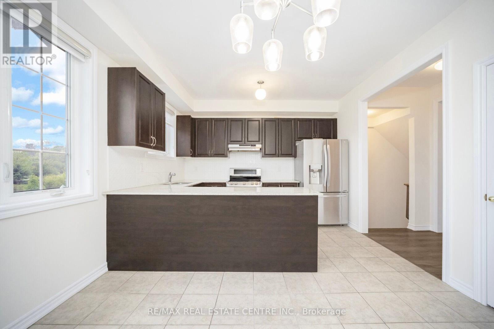 26 Miami Grove, Brampton, Ontario  L6Z 0H6 - Photo 16 - W12551814