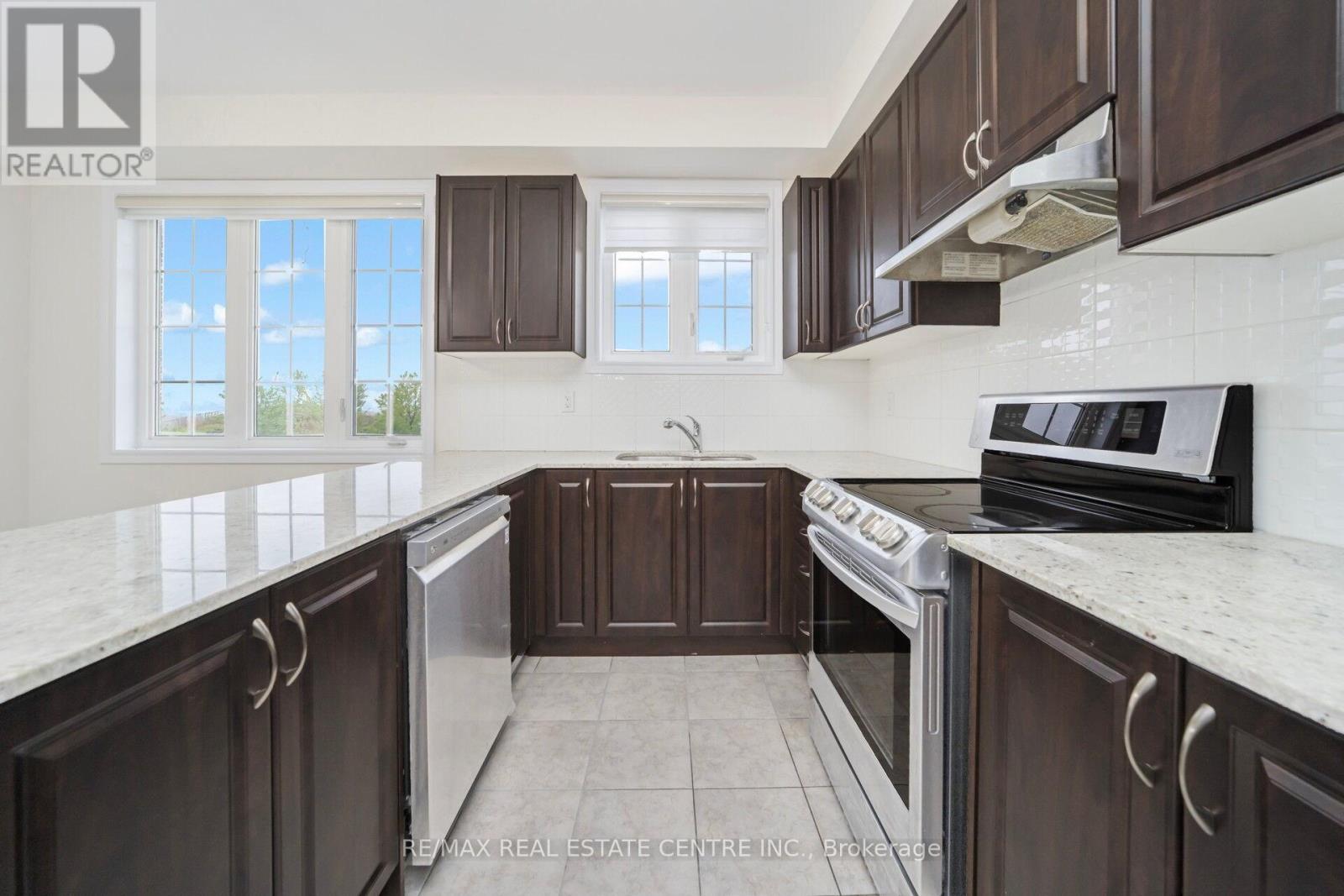 26 Miami Grove, Brampton, Ontario  L6Z 0H6 - Photo 18 - W12551814