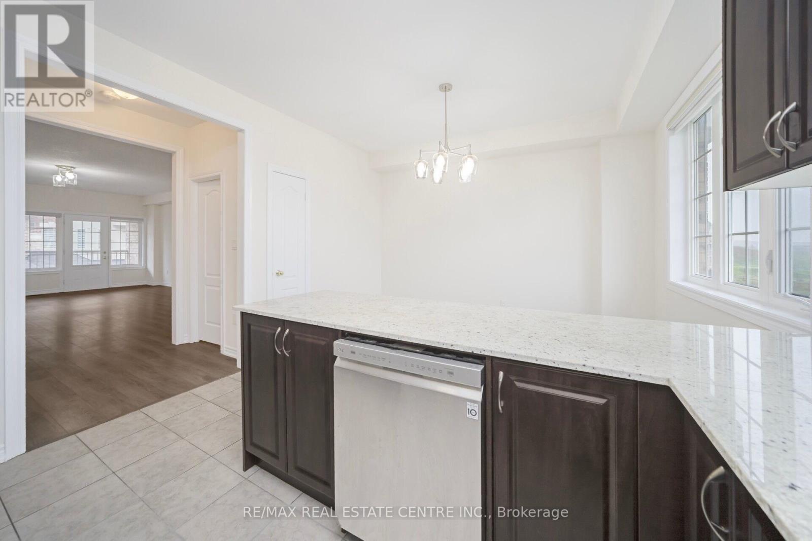 26 Miami Grove, Brampton, Ontario  L6Z 0H6 - Photo 19 - W12551814