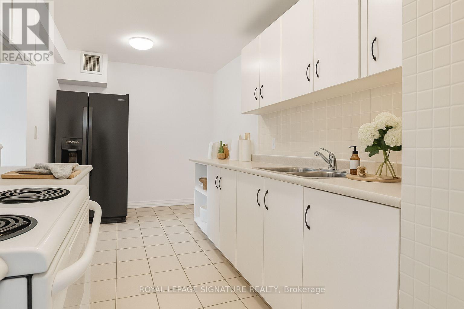 308 - 335 Driftwood Avenue, Toronto, Ontario  M3N 2P3 - Photo 10 - W12551862