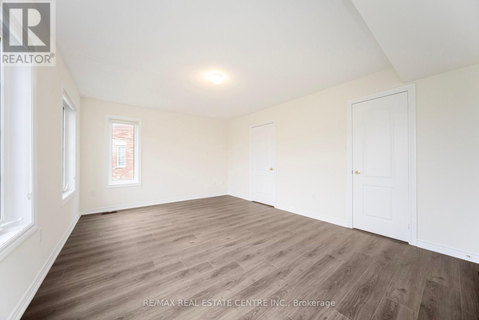 26 Miami Grove, Brampton, Ontario  L6Z 0H6 - Photo 10 - W12551874