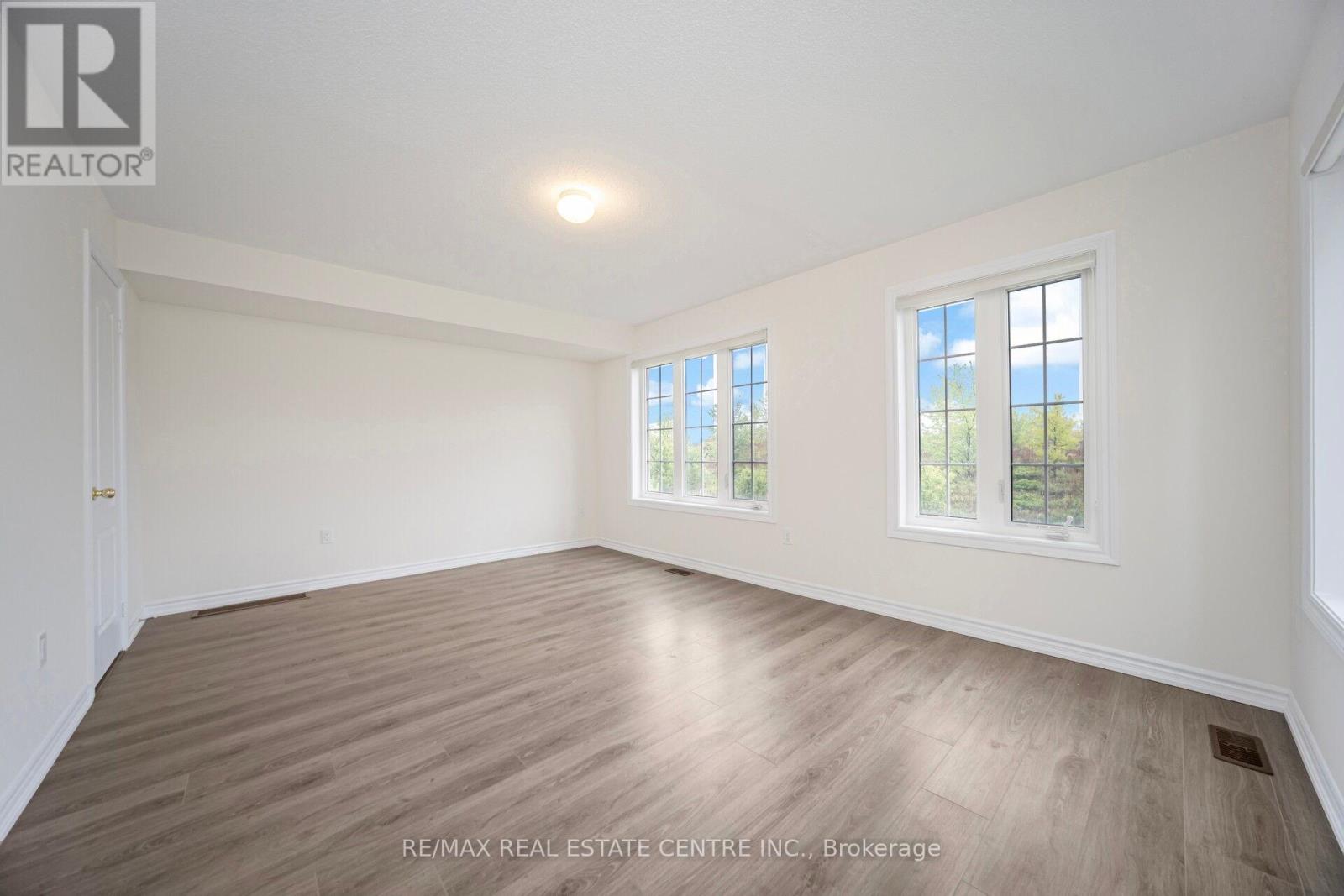 26 Miami Grove, Brampton, Ontario  L6Z 0H6 - Photo 8 - W12551874