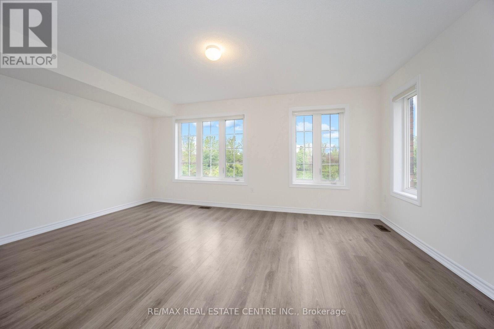 26 Miami Grove, Brampton, Ontario  L6Z 0H6 - Photo 9 - W12551874