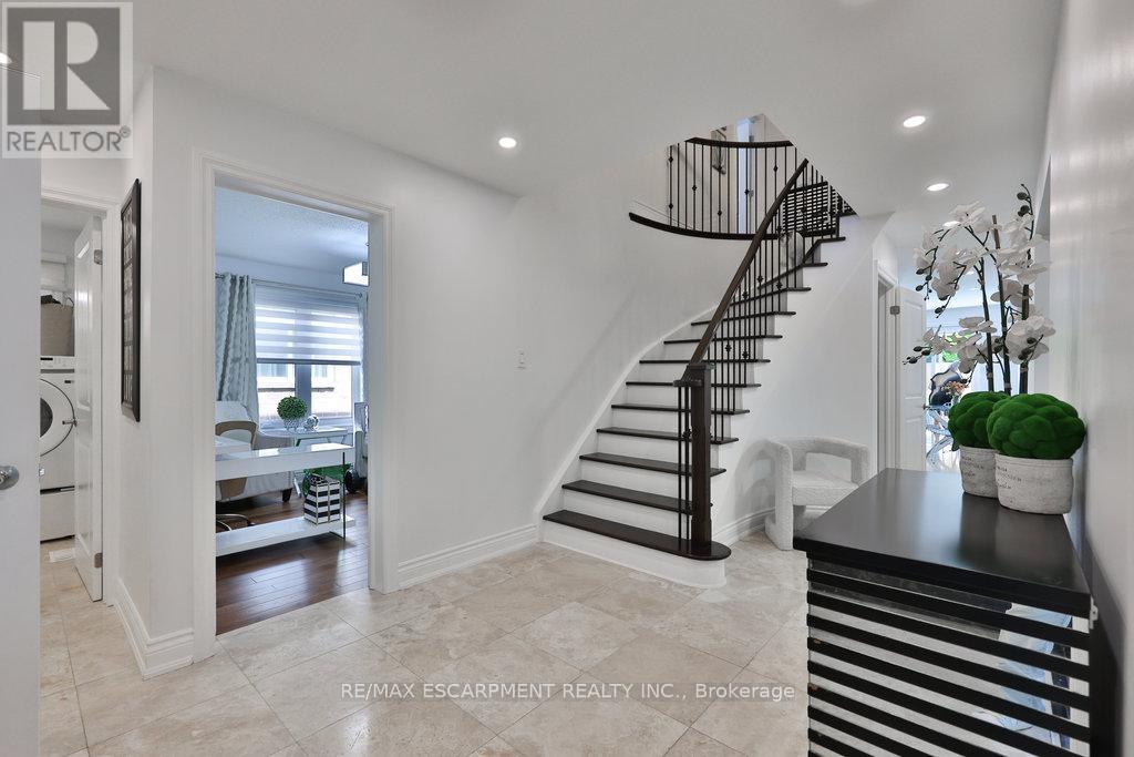 5551 River Grove Avenue, Mississauga, Ontario  L5M 3T6 - Photo 11 - W12551900