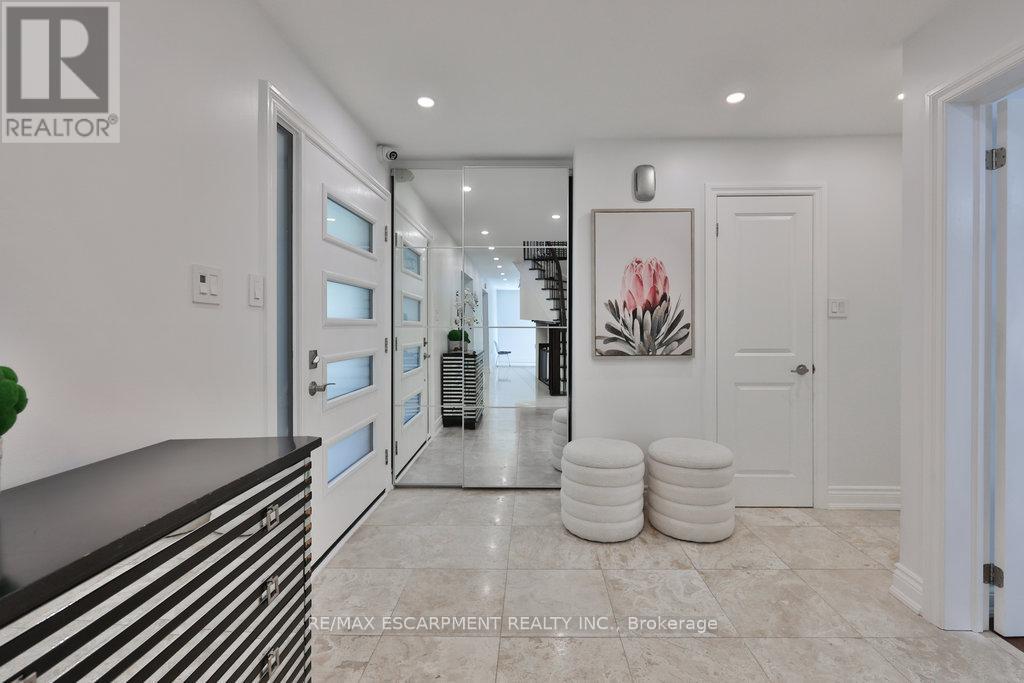 5551 River Grove Avenue, Mississauga, Ontario  L5M 3T6 - Photo 12 - W12551900