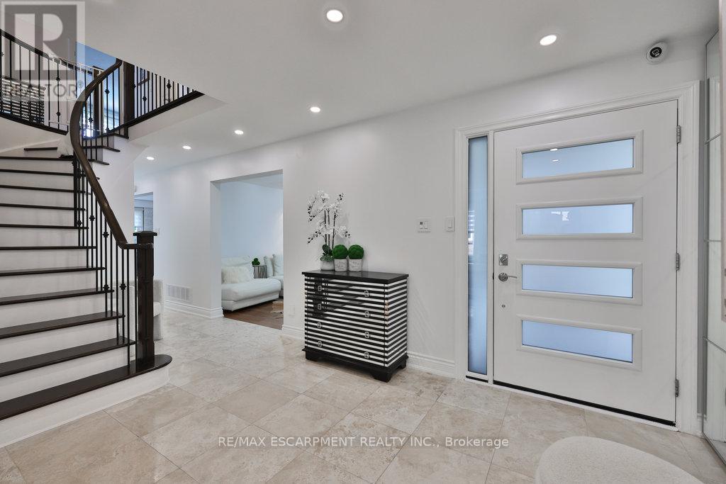 5551 River Grove Avenue, Mississauga, Ontario  L5M 3T6 - Photo 14 - W12551900