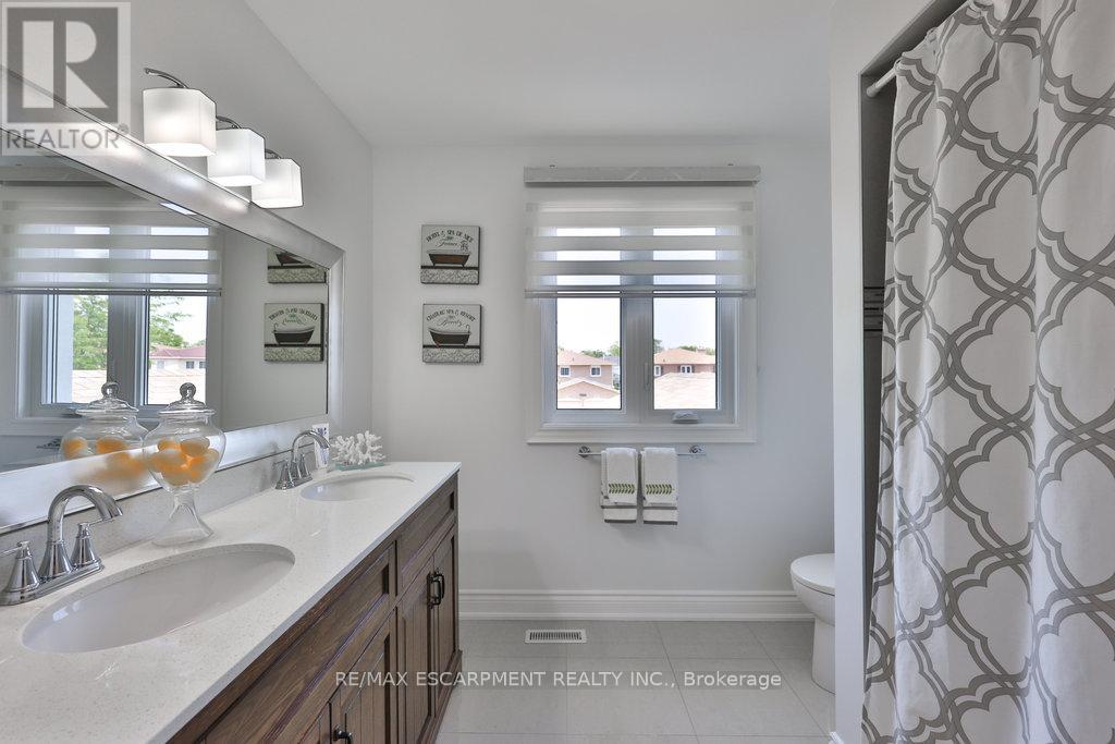 5551 River Grove Avenue, Mississauga, Ontario  L5M 3T6 - Photo 22 - W12551900